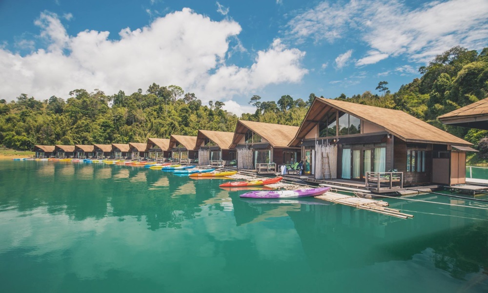 One-day tour to Cheow Lan lake in Khao Sok National Park, Koh Samui, Thailand