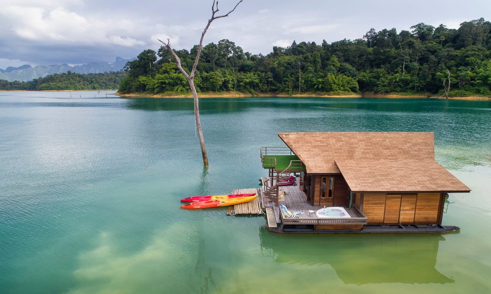 One-day tour to Cheow Lan lake in Khao Sok National Park, Koh Samui, Thailand