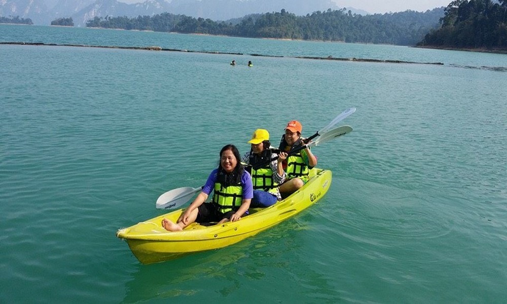 One-day tour to Cheow Lan lake in Khao Sok National Park, Koh Samui, Thailand