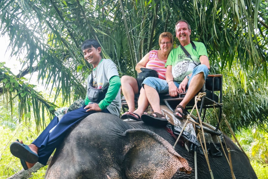 Living Thailand – tour to the family Eco-farm of elephants, Koh Samui, Thailand