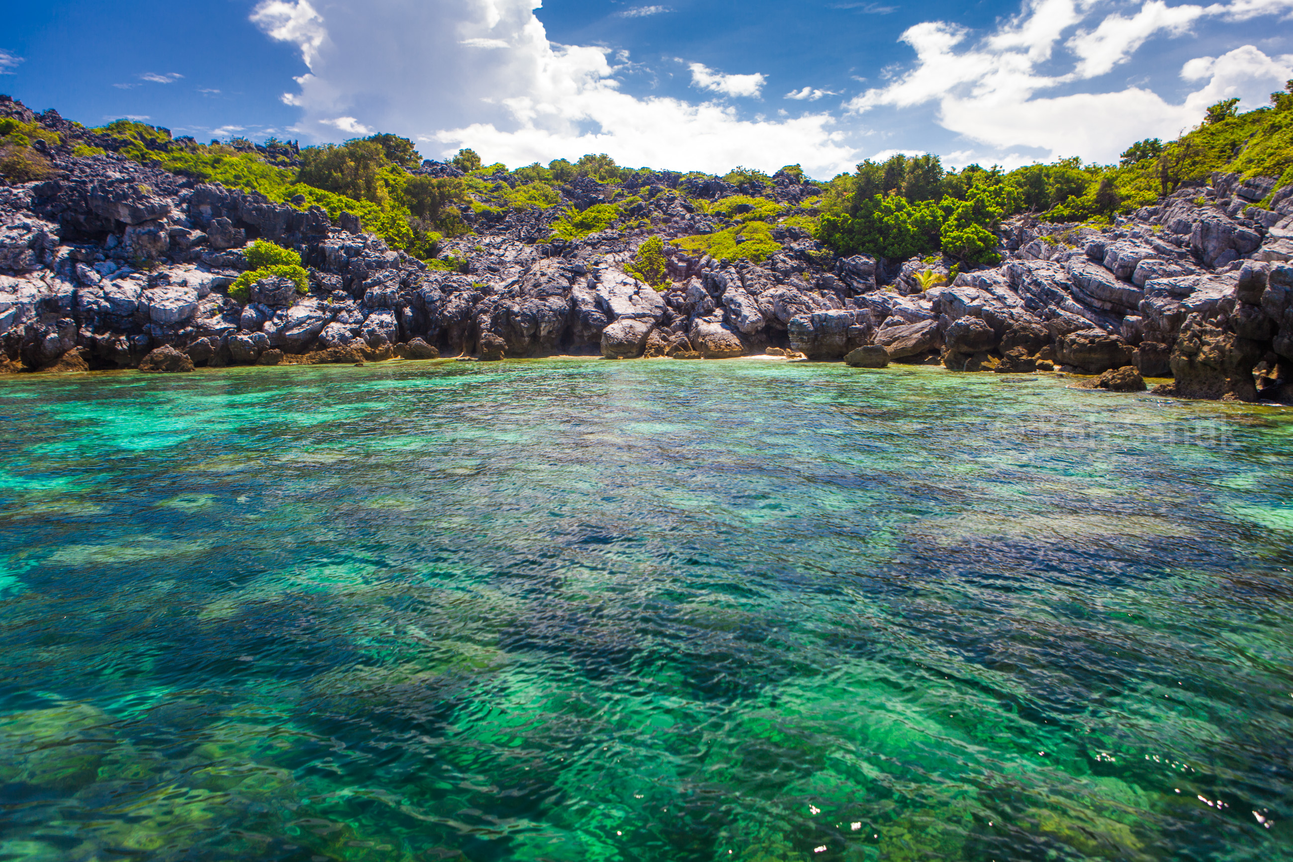 Romantic overnight at Koh Paluay, Angthong marine park, Koh Samui, Thailand