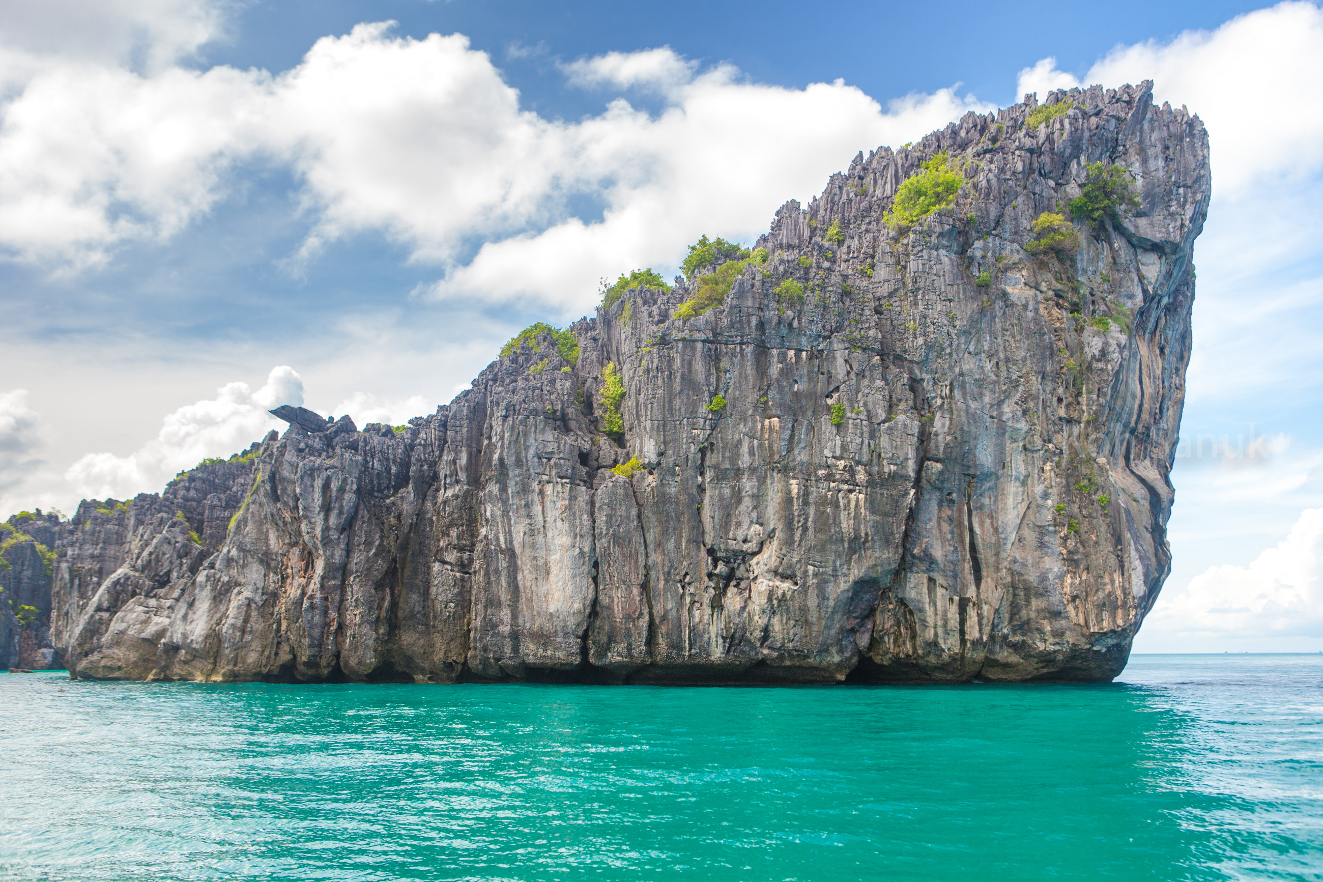 Romantic overnight at Koh Paluay, Angthong marine park, Koh Samui, Thailand