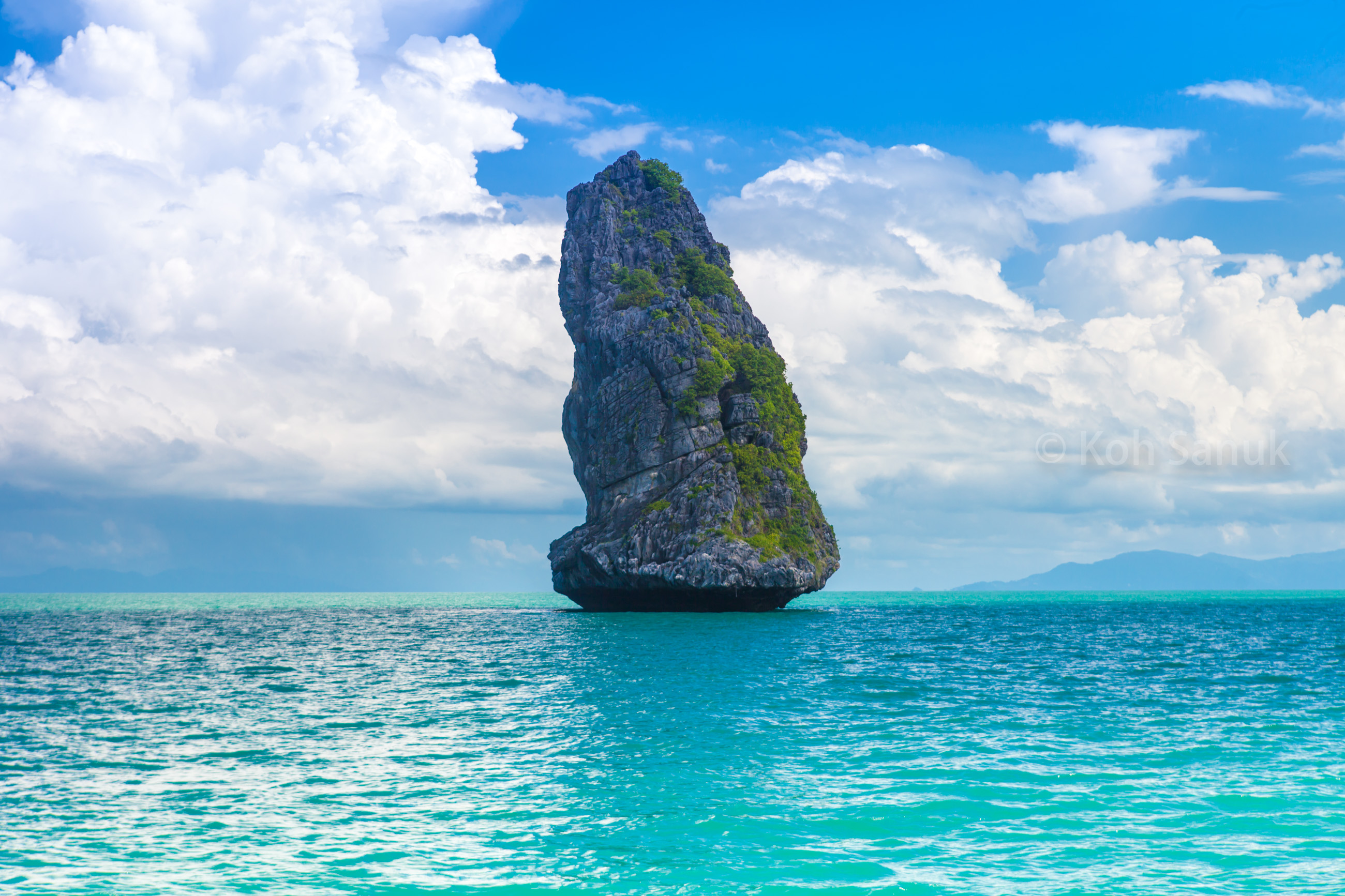 Romantic overnight at Koh Paluay, Angthong marine park, Koh Samui, Thailand