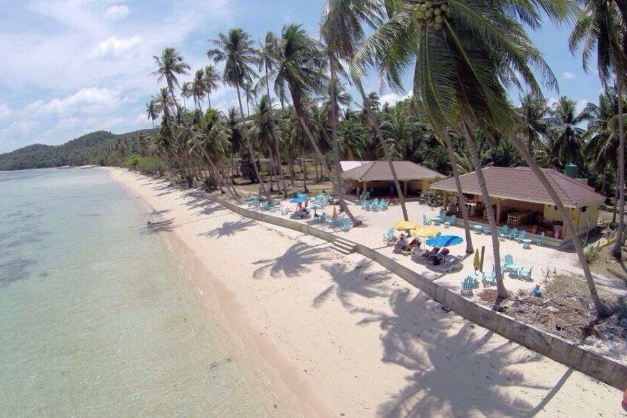 Lunch at “Au Bout Du Monde” restaurant on Koh Tan, Koh Samui, Thailand