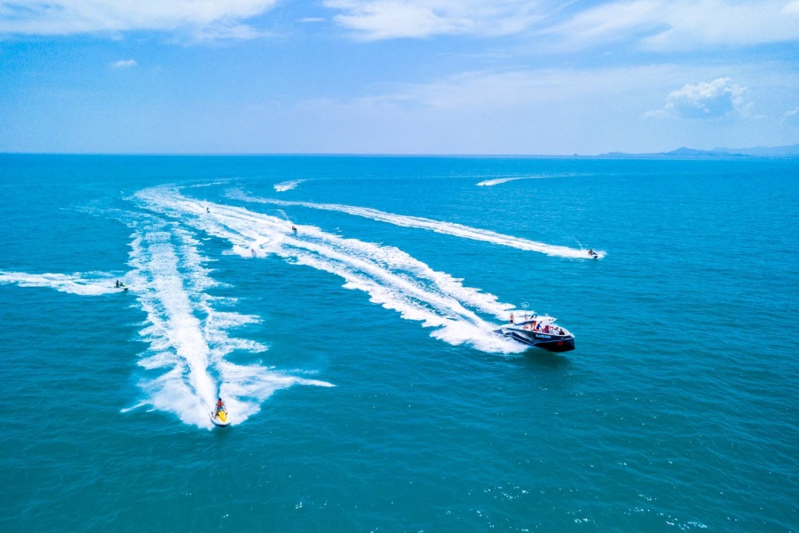Private and group tours by stylish Black Kiss speedboat, Koh Samui, Thailand