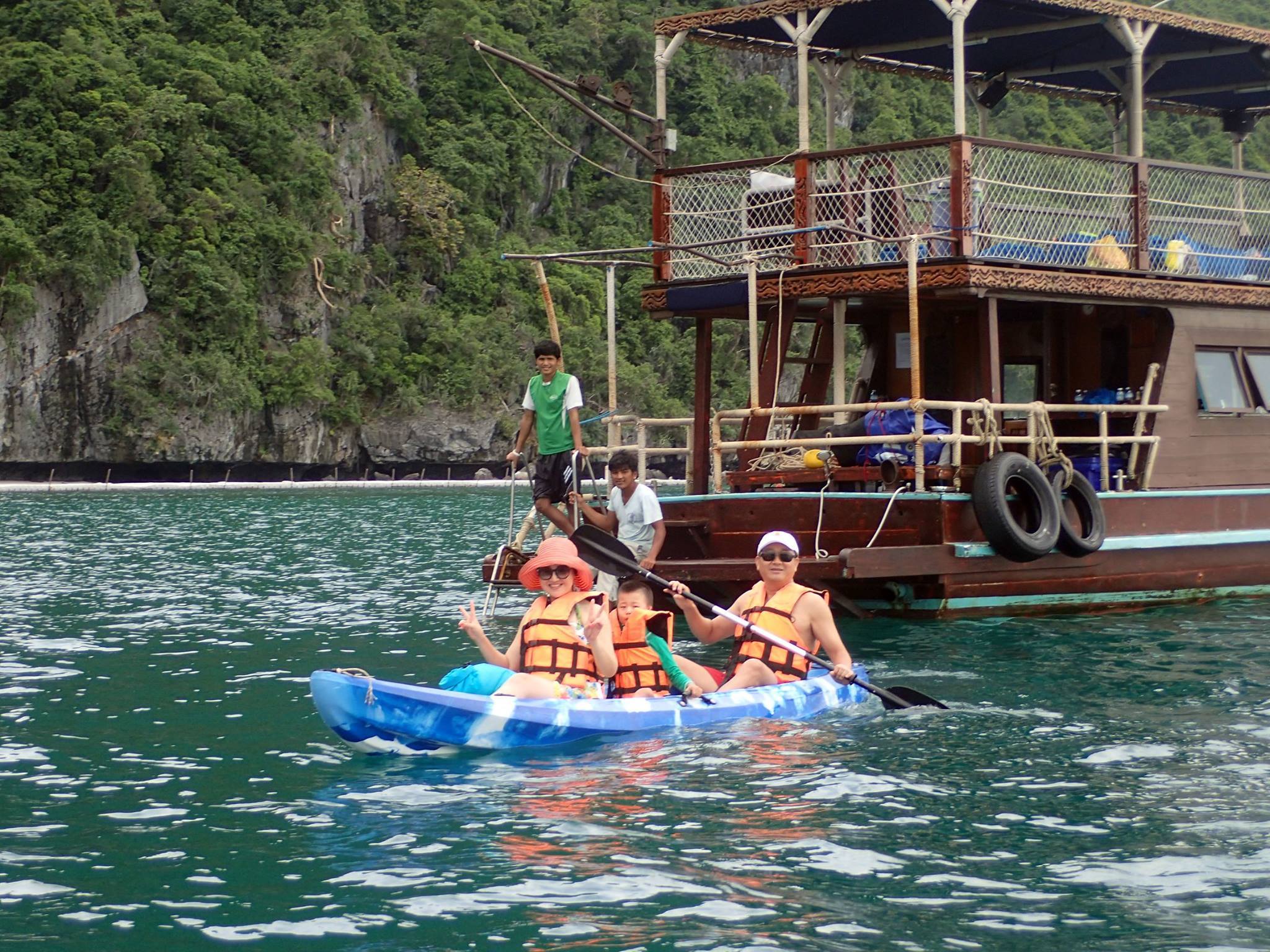 Blue & Red Dragon traditional Thai yachts, Koh Samui, Thailand