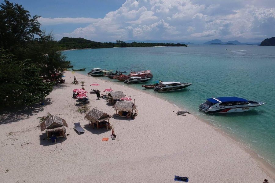 Coral Reef Snorkeling tour to Koh Tan, Koh Samui, Thailand