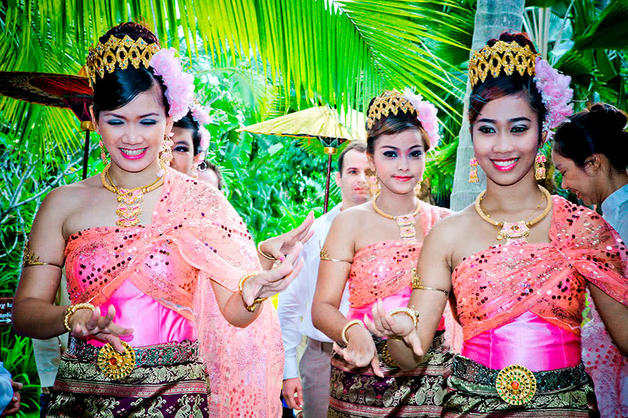 Dinner with traditional Thai dance show - Yachts & Tours ...
Traditional Thai Dancing