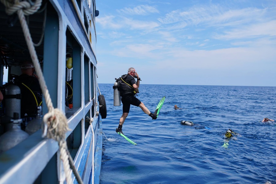 Diving tours on Big boat, Koh Samui, Thailand