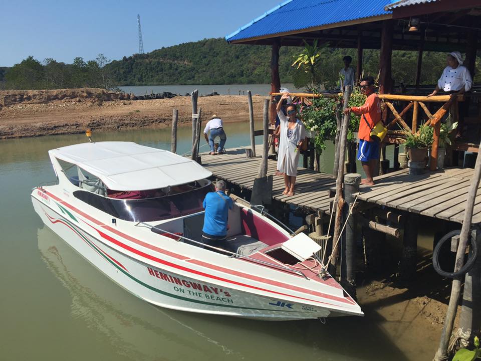 Cruises to Koh Tan by one-engine speedboat “Hemingway”, Koh Samui, Thailand
