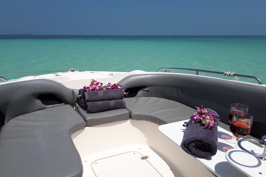Hurricane 27 boat, Koh Samui, Thailand