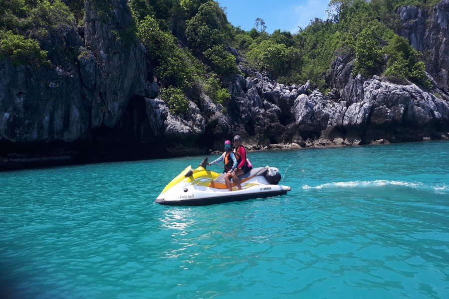 Jet ski adventure to the island of Koh Tan with spending the night in tents, Koh Samui, Thailand