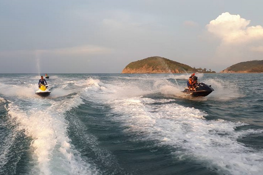 Jet ski adventure to the island of Koh Tan with spending the night in tents, Koh Samui, Thailand
