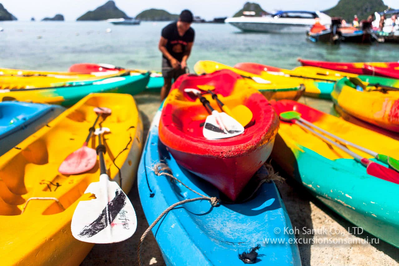 Kayaking and snorkeling in the waters of Koh Tan, Koh Samui, Thailand