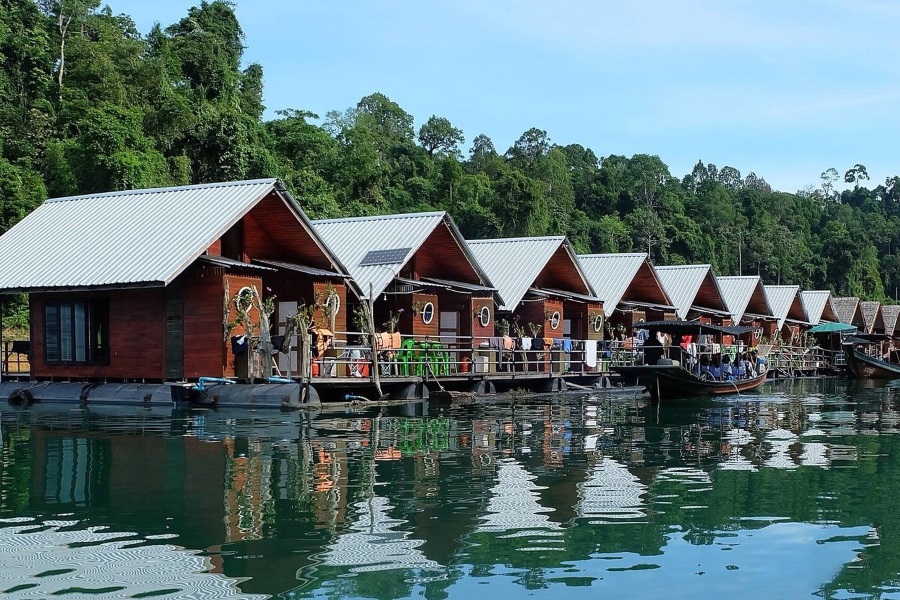 Overnight tour to Khaosok Lake, Koh Samui, Thailand