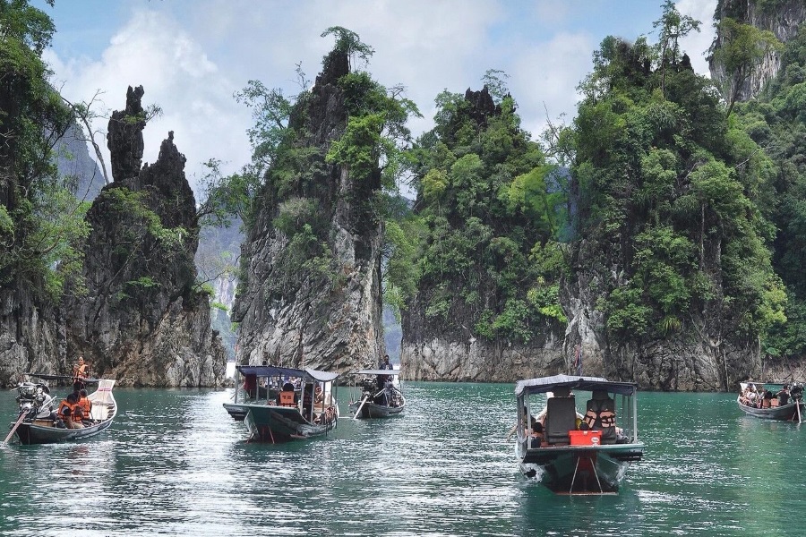 Overnight tour to Khaosok Lake, Koh Samui, Thailand