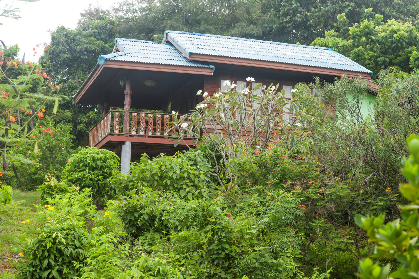 Romantic overnight at Koh Paluay, Angthong marine park, Koh Samui, Thailand