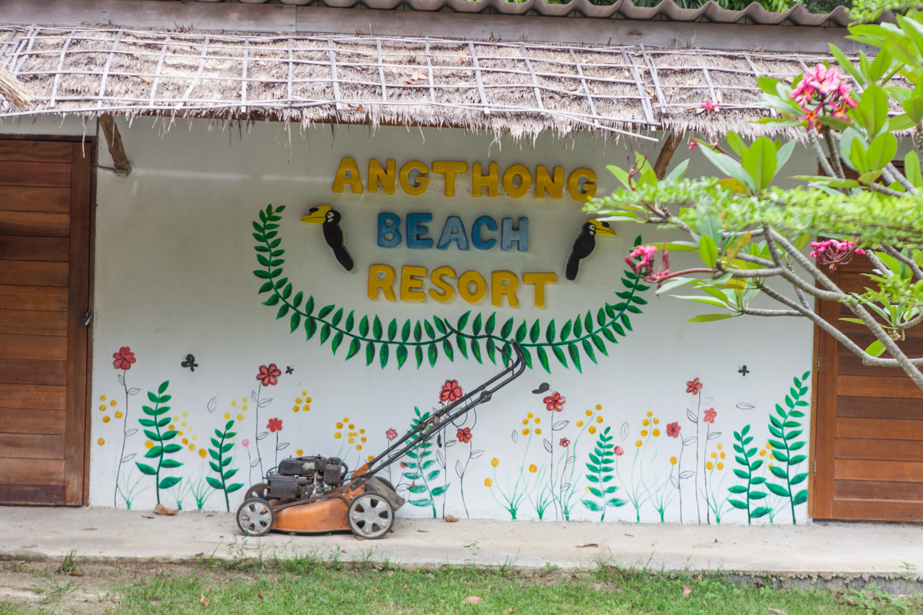 Romantic overnight at Koh Paluay, Angthong marine park, Koh Samui, Thailand