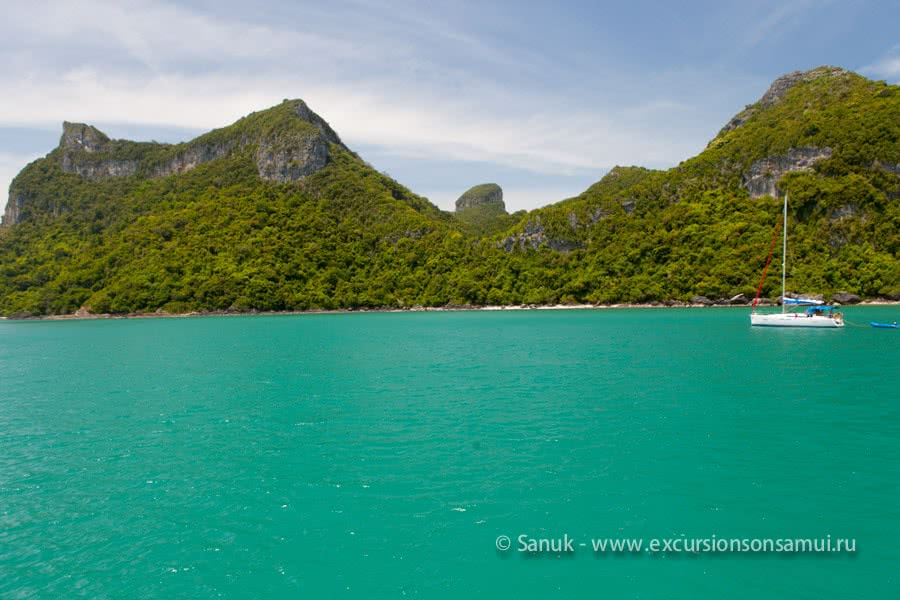 Angthong marine park day cruise by “Naga boutique yacht”, Koh Samui, Thailand