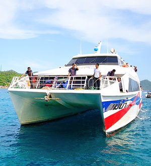 Cruise to Koh Tao by Lomprayah catamaran