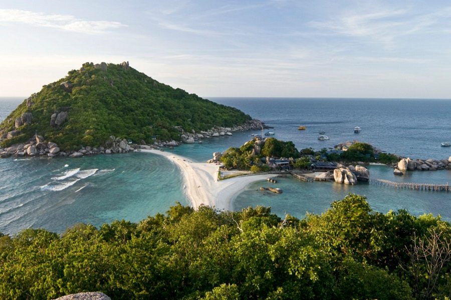 Romantic overnight at Koh Nang Yuan, Koh Samui, Thailand