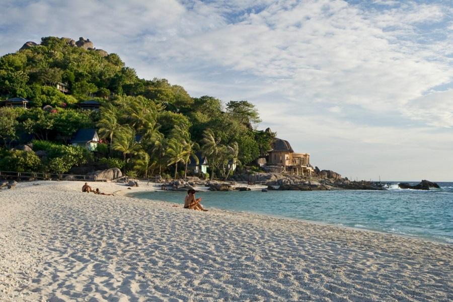 Romantic overnight at Koh Nang Yuan, Koh Samui, Thailand