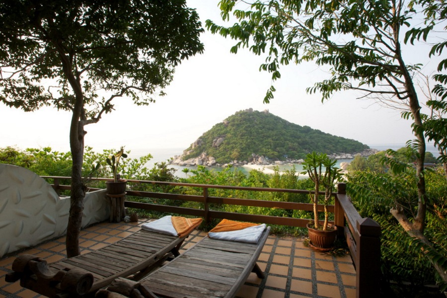 Romantic overnight at Koh Nang Yuan, Koh Samui, Thailand