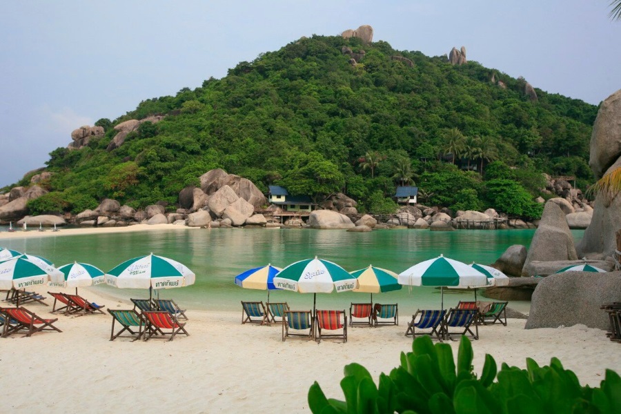 Romantic overnight at Koh Nang Yuan, Koh Samui, Thailand