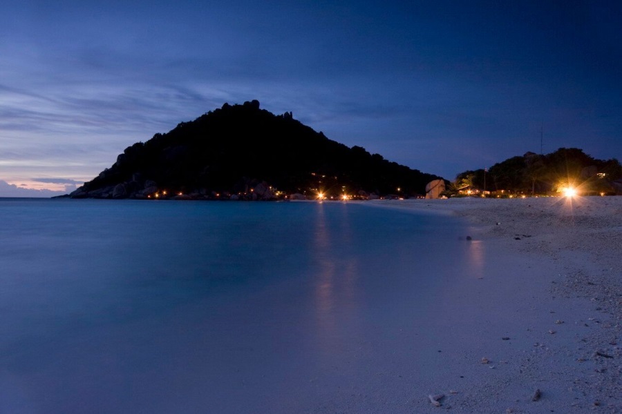 Romantic overnight at Koh Nang Yuan, Koh Samui, Thailand