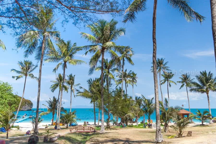 Romantic overnight at Wua Talap, Angthong Marine Park, Koh Samui, Thailand