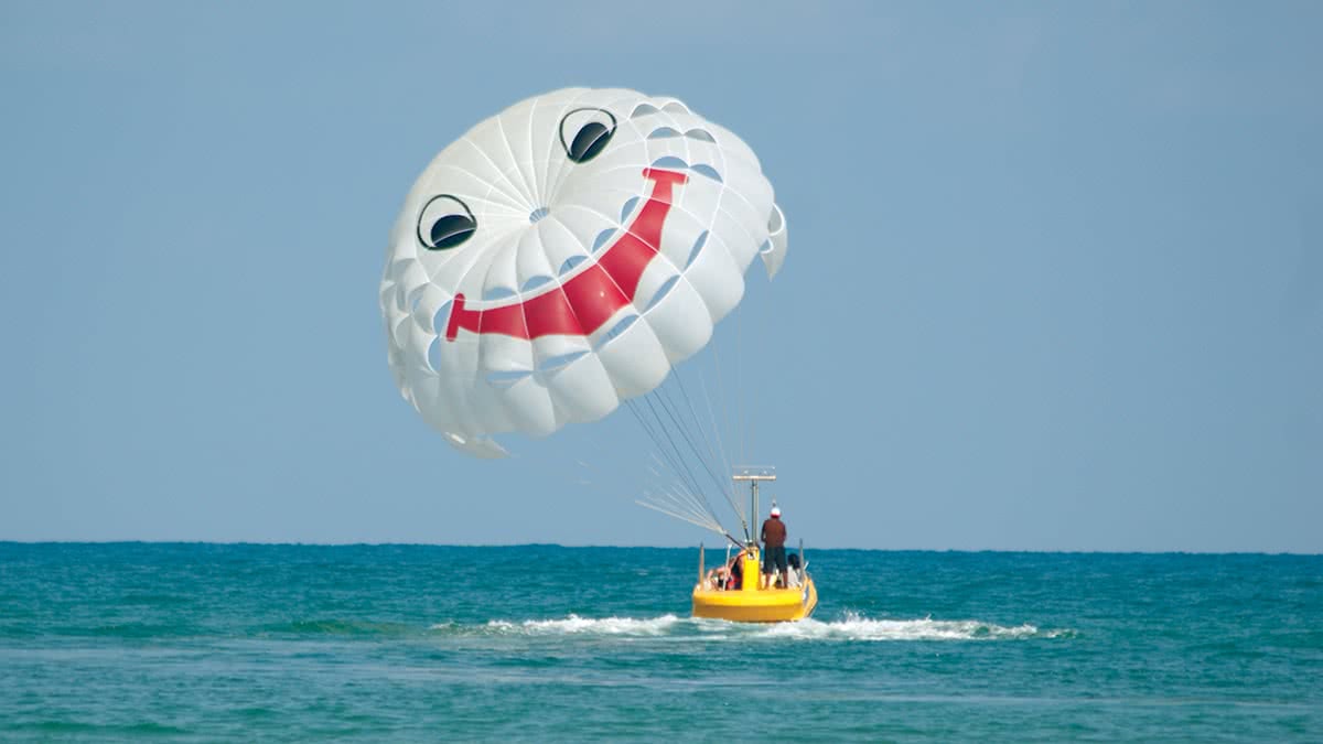 Parasailing, Koh Samui, Thailand