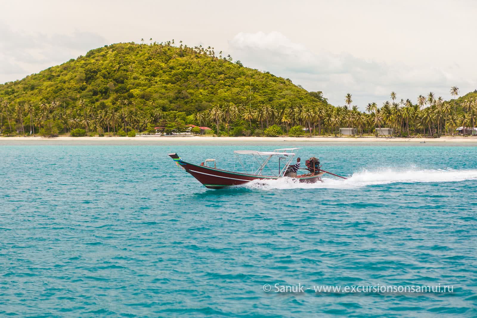 Kayaking and snorkeling in the waters of Koh Tan, Koh Samui, Thailand