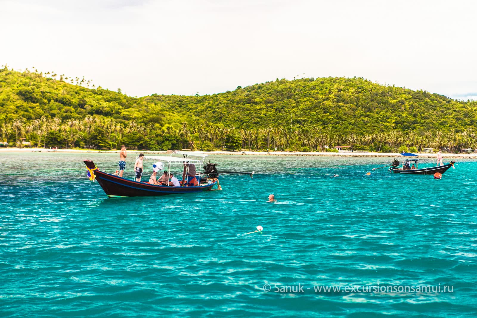 Kayaking and snorkeling in the waters of Koh Tan, Koh Samui, Thailand