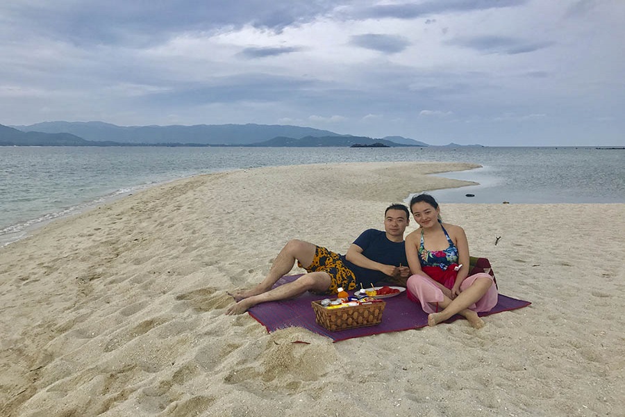 Romantic speedboat cruise with dinner on the beach, Koh Samui, Thailand